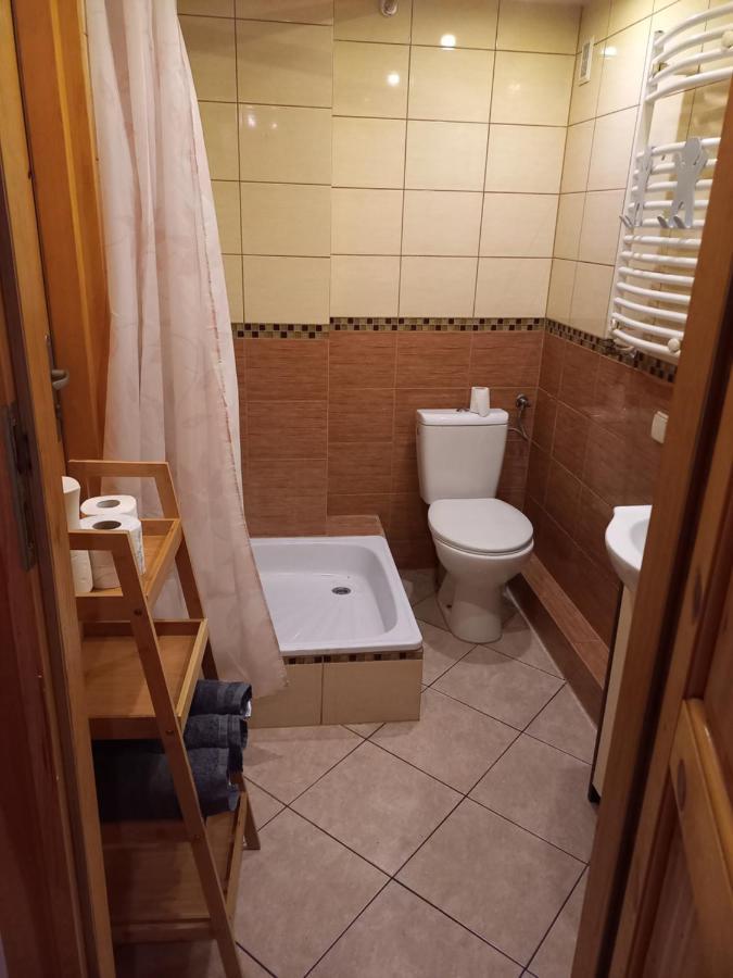 Pokoj 4 Osobowy W Centrum Gdanska Z Aneksem Kuchennym Rooms To Let Екстер'єр фото